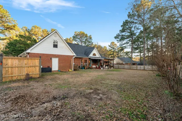 $428,000 | 143 Red Roan Road, Hattiesburg, MS 39402