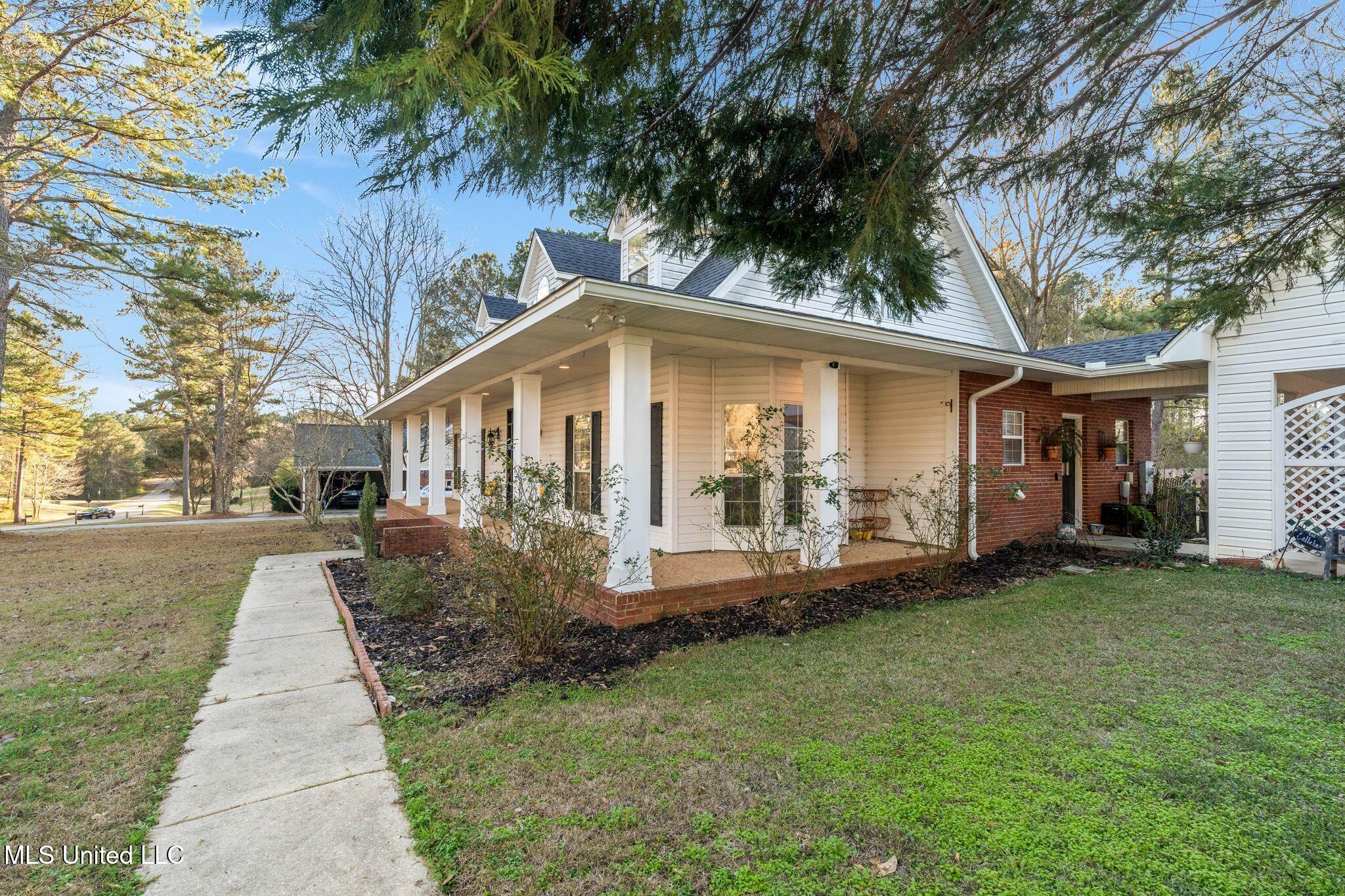 143 Red Roan Road Hattiesburg, MS 39402 - Photo 5 of 45 143_Red_Roan_Rd-5