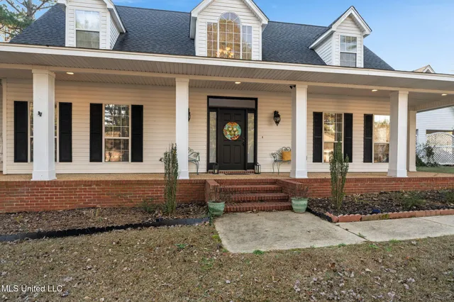 $428,000 | 143 Red Roan Road, Hattiesburg, MS 39402