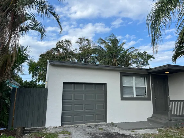 $2,850 | 511 West Palm Street, Lantana, FL 33462