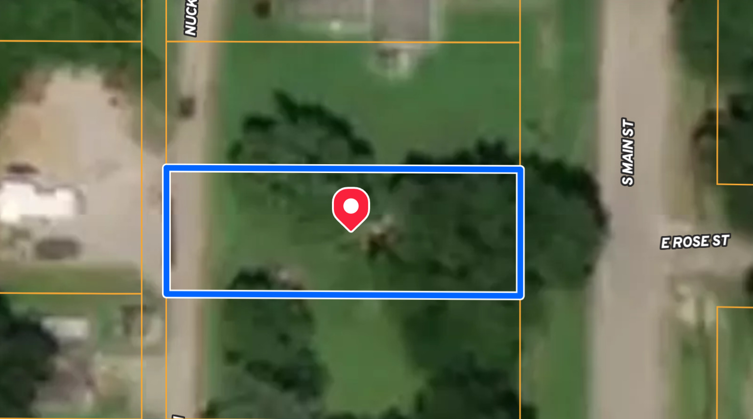 420 South Main Street Grayville, IL 62844 - Photo 5 of 5 a close view of water heater room