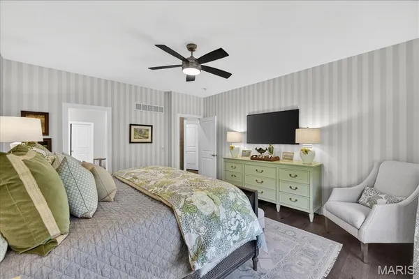 $990,000 | 14702 Schoettler Grove Court, Chesterfield, MO 63017