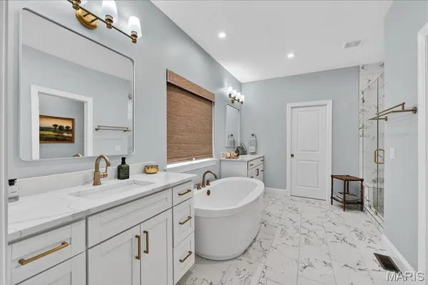 $990,000 | 14702 Schoettler Grove Court, Chesterfield, MO 63017