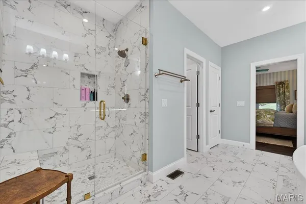 $990,000 | 14702 Schoettler Grove Court, Chesterfield, MO 63017