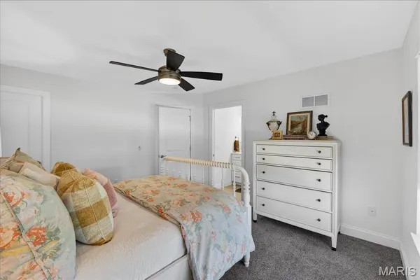 $990,000 | 14702 Schoettler Grove Court, Chesterfield, MO 63017
