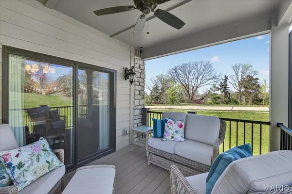 $990,000 | 14702 Schoettler Grove Court, Chesterfield, MO 63017