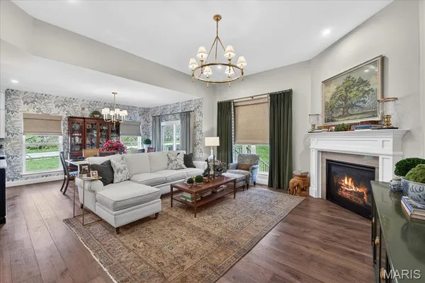 $990,000 | 14702 Schoettler Grove Court, Chesterfield, MO 63017
