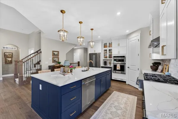 $990,000 | 14702 Schoettler Grove Court, Chesterfield, MO 63017