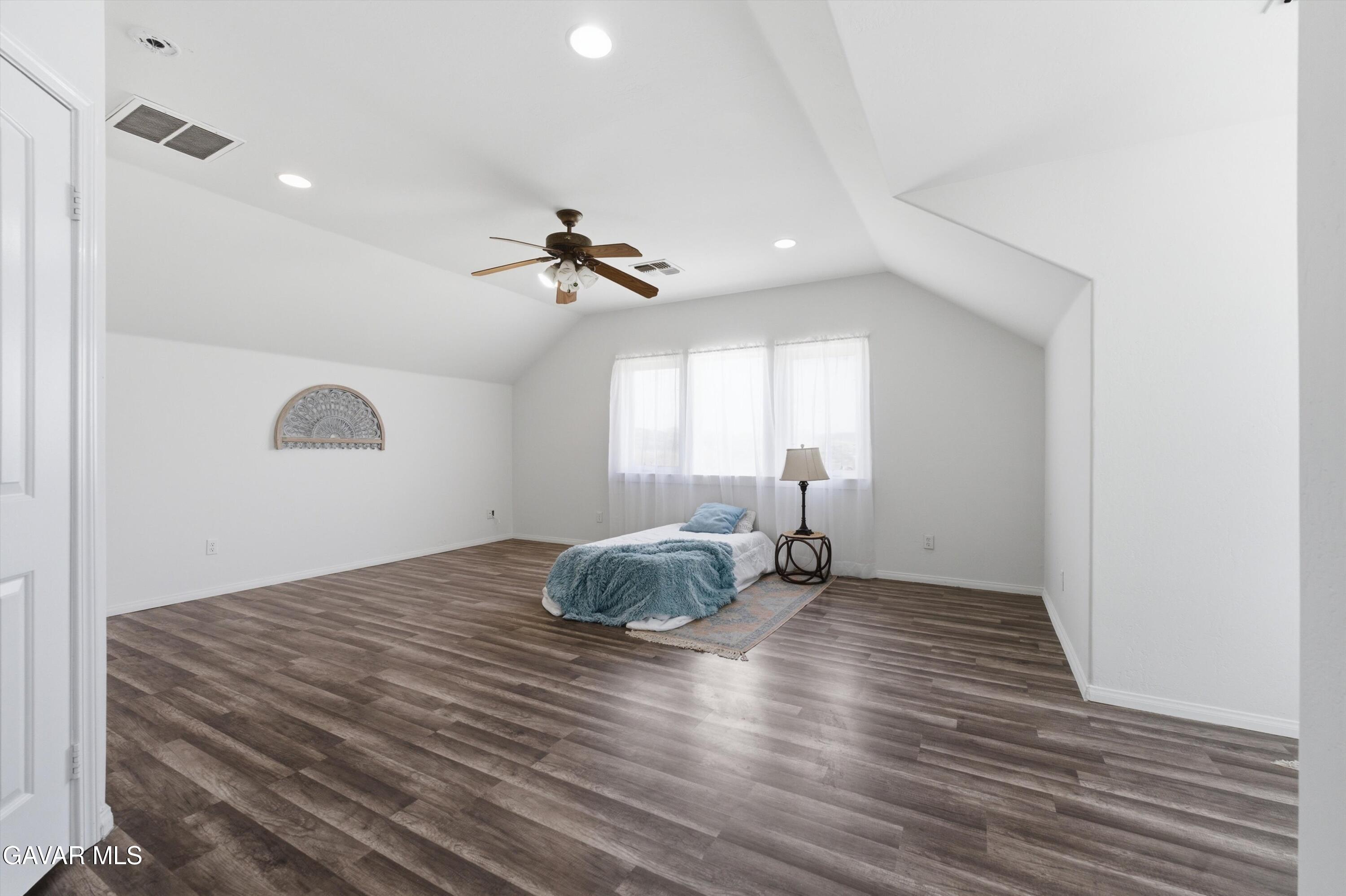 20450 Clubview Court Tehachapi, CA 93561 - Photo 17 of 37 15-JYP04036