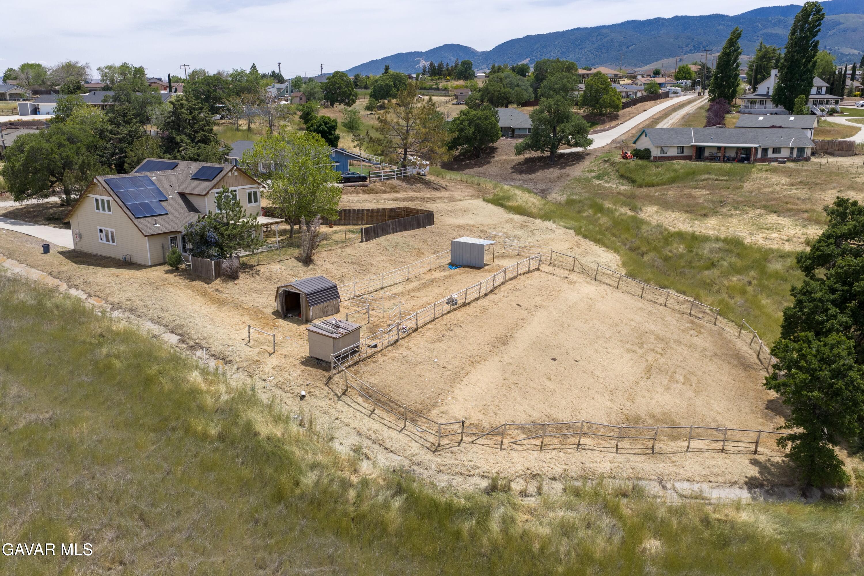 20450 Clubview Court Tehachapi, CA 93561 - Photo 27 of 37 37-DJI_20260502130012_0307_D-HDR