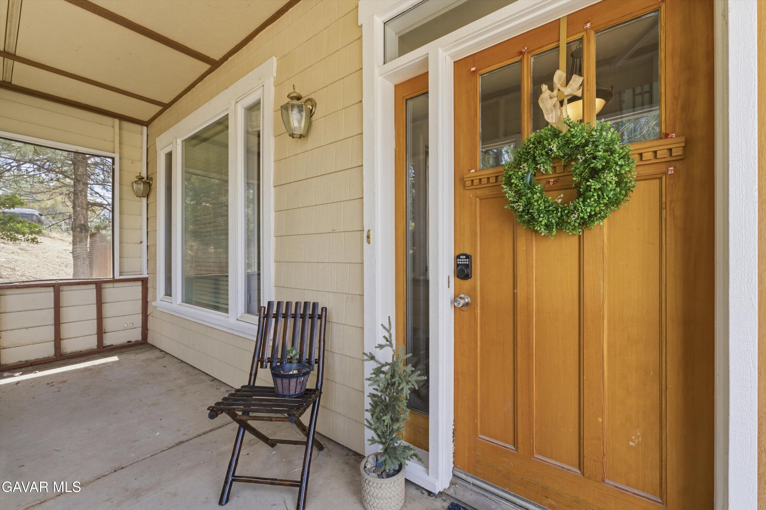 20450 Clubview Court Tehachapi, CA 93561 - Photo 3 of 37 03-JYP03994