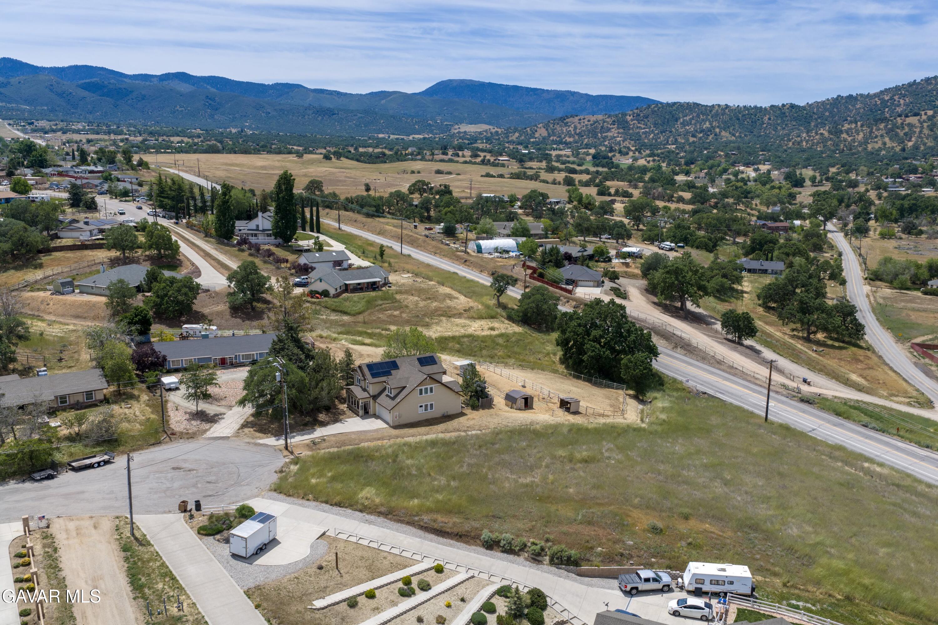 20450 Clubview Court Tehachapi, CA 93561 - Photo 33 of 37 27-DJI_20260502125338_0271_D-HDR