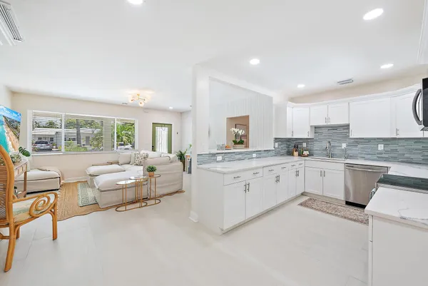 $11,500 | 330 Macy Street, West Palm Beach, FL 33405