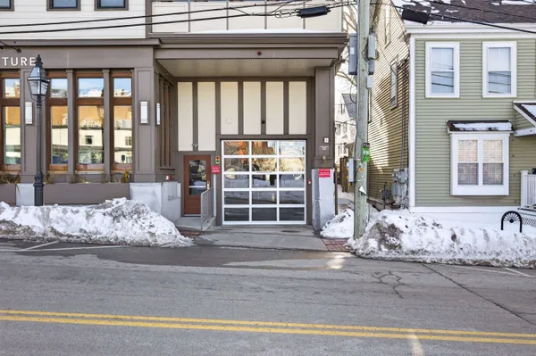 $4,950 | 7 Islington Street, Unit R1, Portsmouth, NH 03801