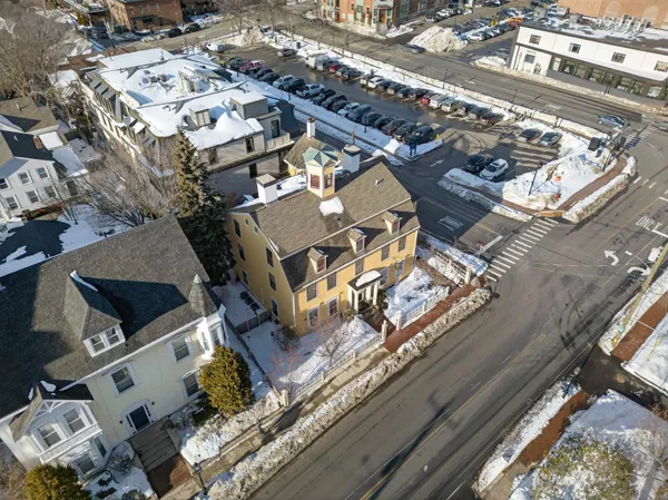 $4,950 | 7 Islington Street, Unit R1, Portsmouth, NH 03801