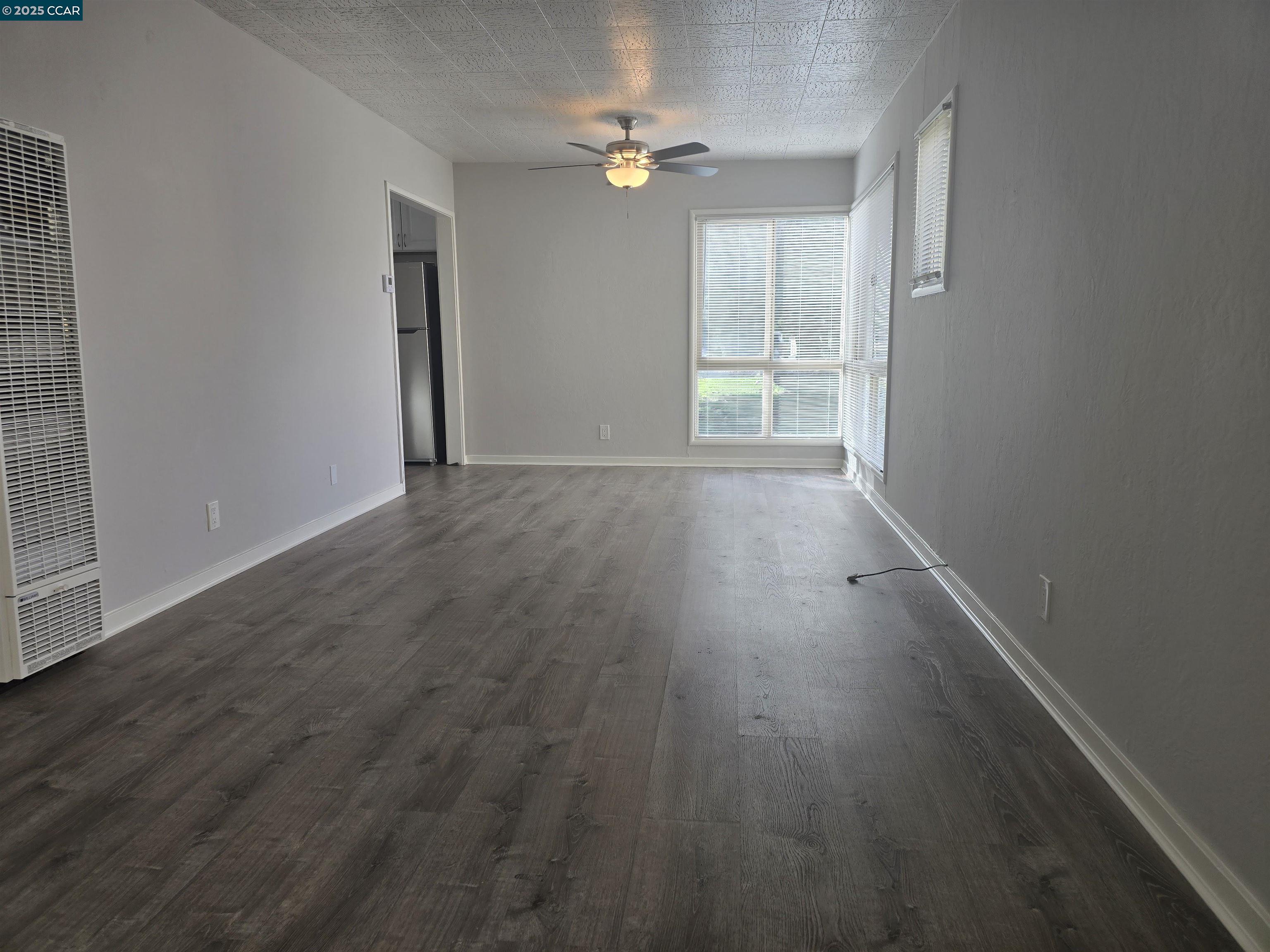 517 Richardson Street Martinez, CA 94553 - Photo 3 of 8