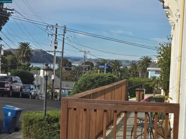 $1,895 | 517 Richardson Street, Martinez, CA 94553