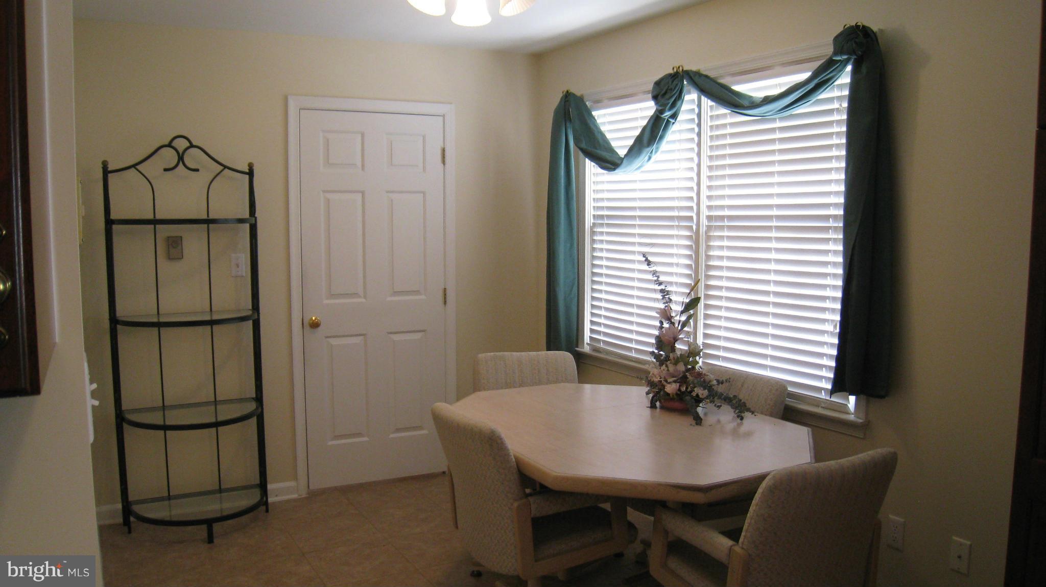 16016 Falling Run Road Williamsport, MD 21795 - Photo 26 of 29 Breakfast nook