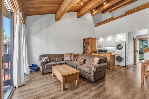$569,000 | 2000 North Village Drive, Unit 318, Truckee, CA 96161