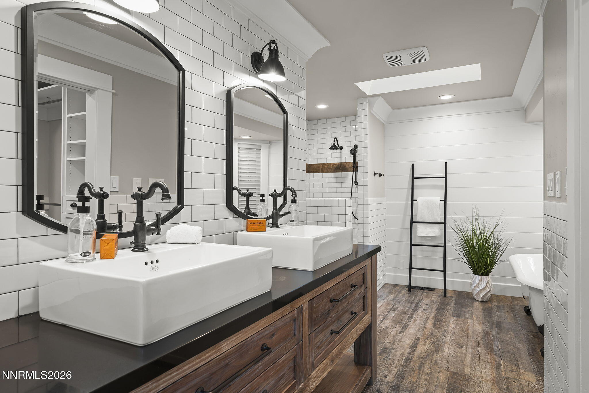 945 Monte Vista Drive Reno, NV 89511 - Photo 23 of 93 Primary Bathroom