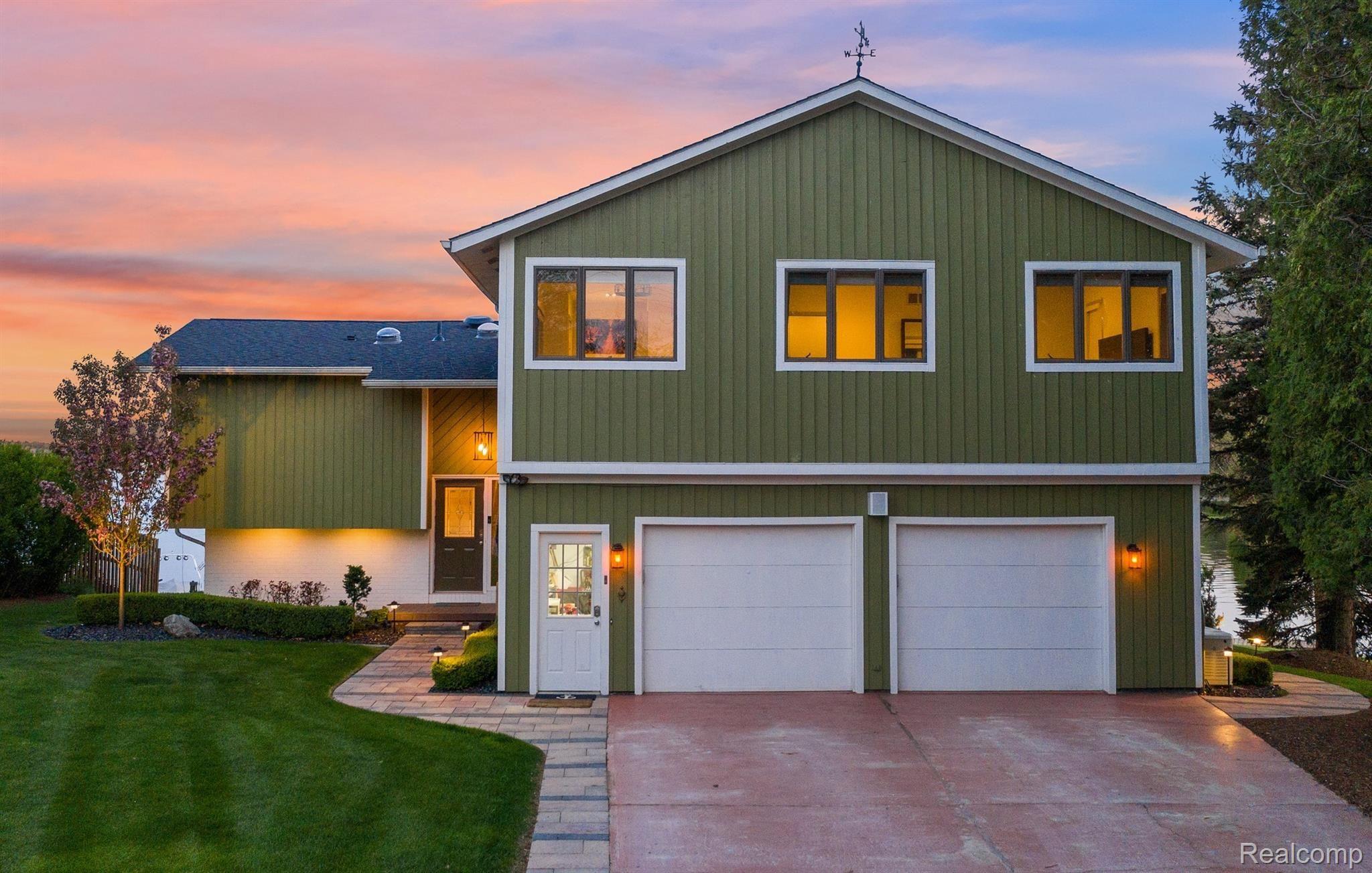 677 Gravel Ridge Road Leonard, MI 48367 - Photo 2 of 39 677 Gravel Ridge-24.jpg