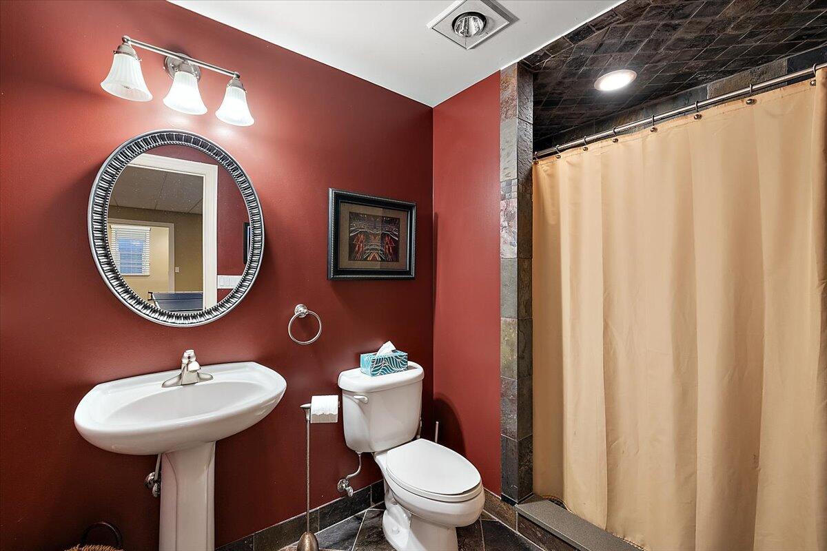 4150 Ridge Side Drive Rochester, MI 48306 - Photo 57 of 61 88-4150 Ridge Side Interior-65