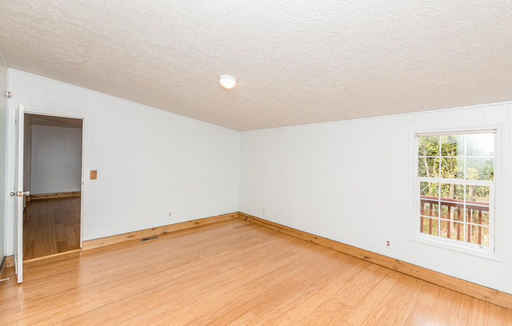 2060 Cedar Road Stamping Ground, KY 40379 - Photo 23 of 37 Bedroom