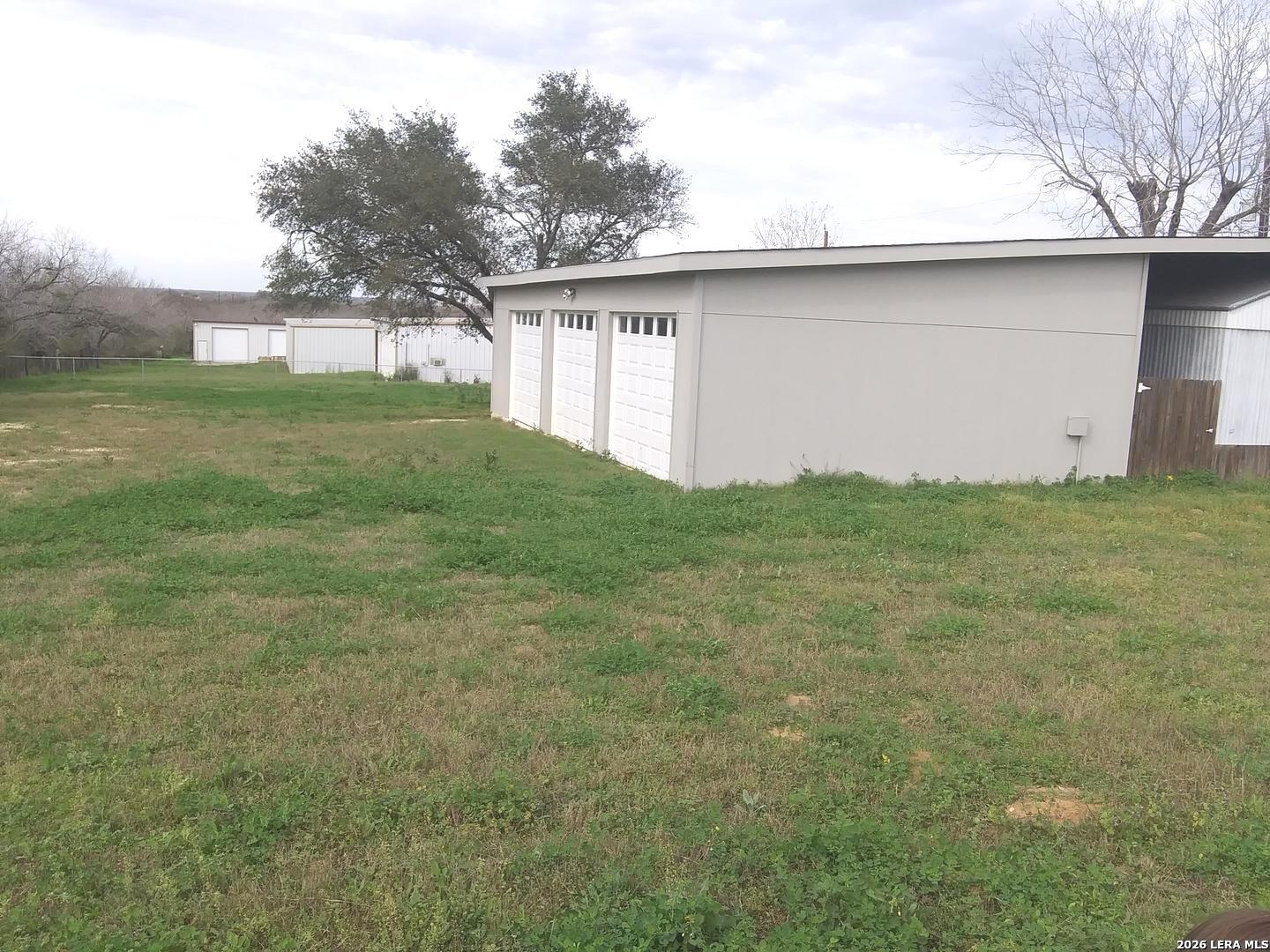 9075 Loop 1604 Elmendorf, TX 78112 - Photo 5 of 6