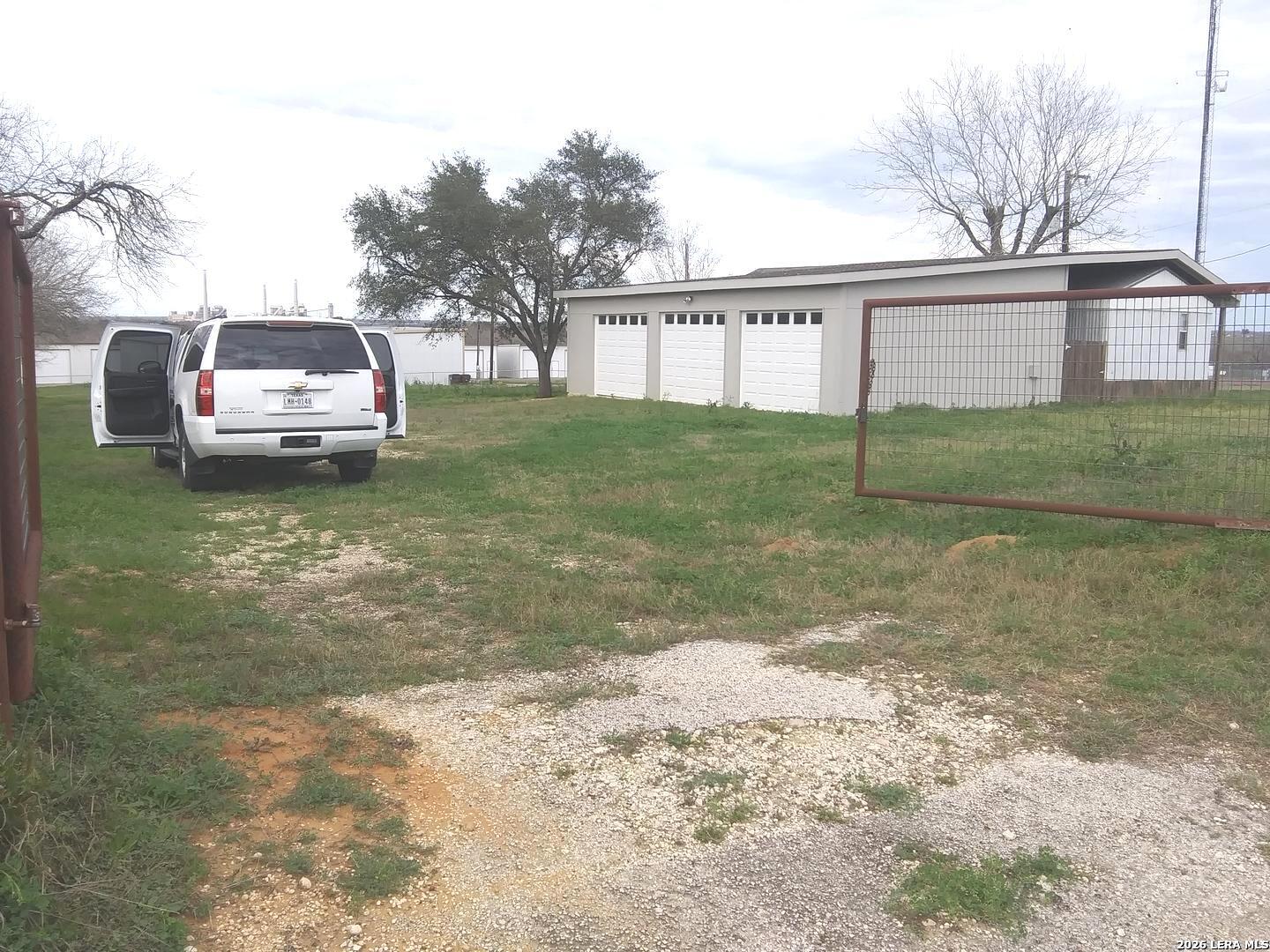 9075 Loop 1604 Elmendorf, TX 78112 - Photo 6 of 6