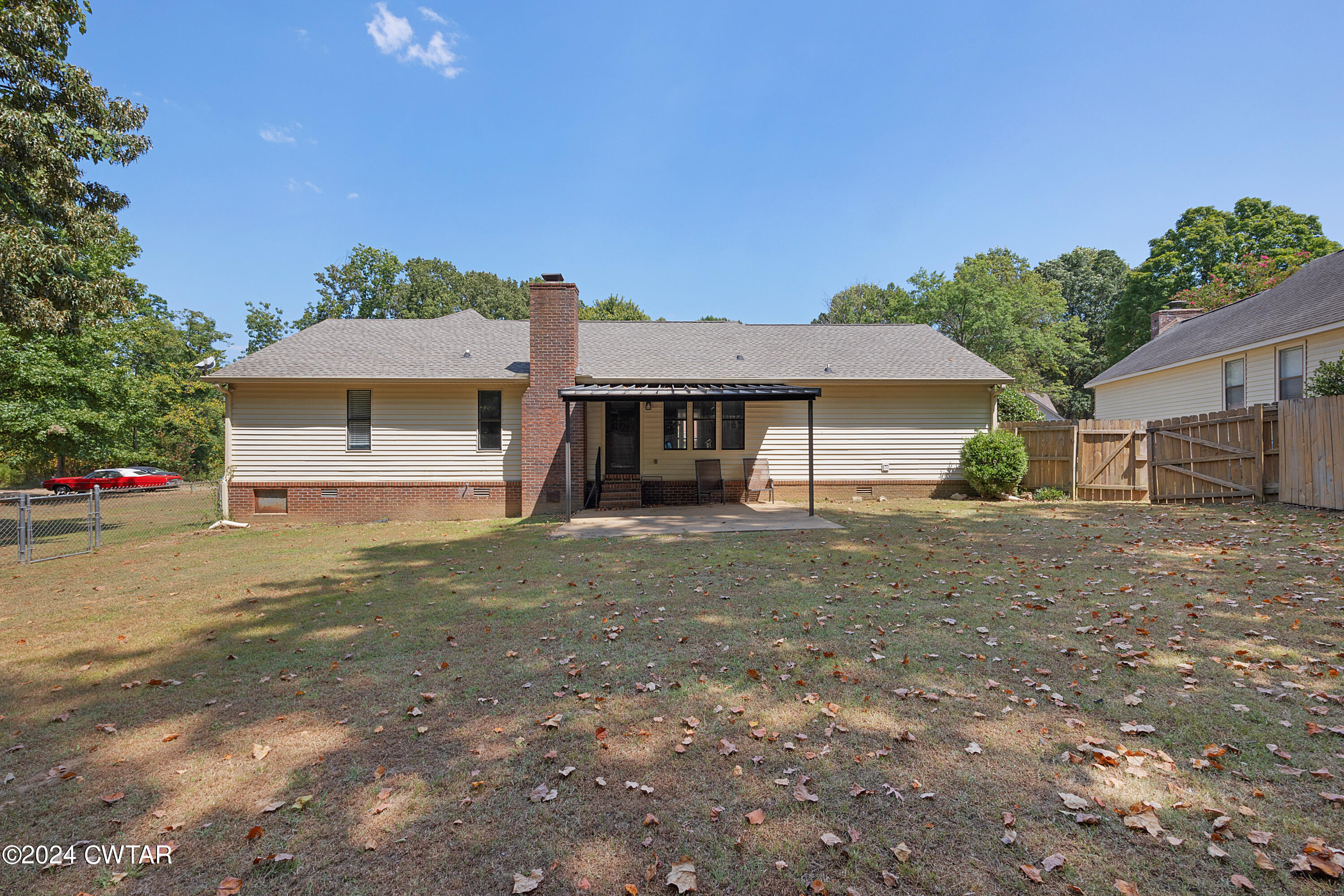 117 Ridgeoak Place Jackson, TN 38305 - Photo 12 of 20 a front view of a house with a garden