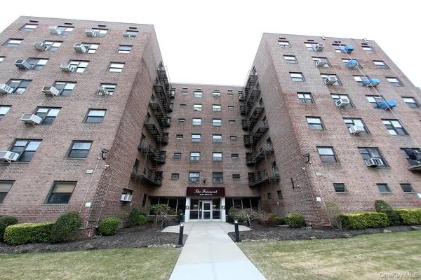 $300,000 | 87-50 204th Street, Unit B74 | Holliswood