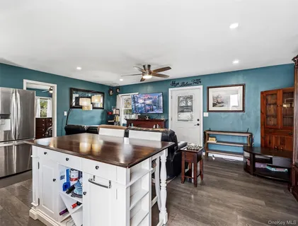 $549,990 | 21 Elkin Drive, Middle Island, NY 11953