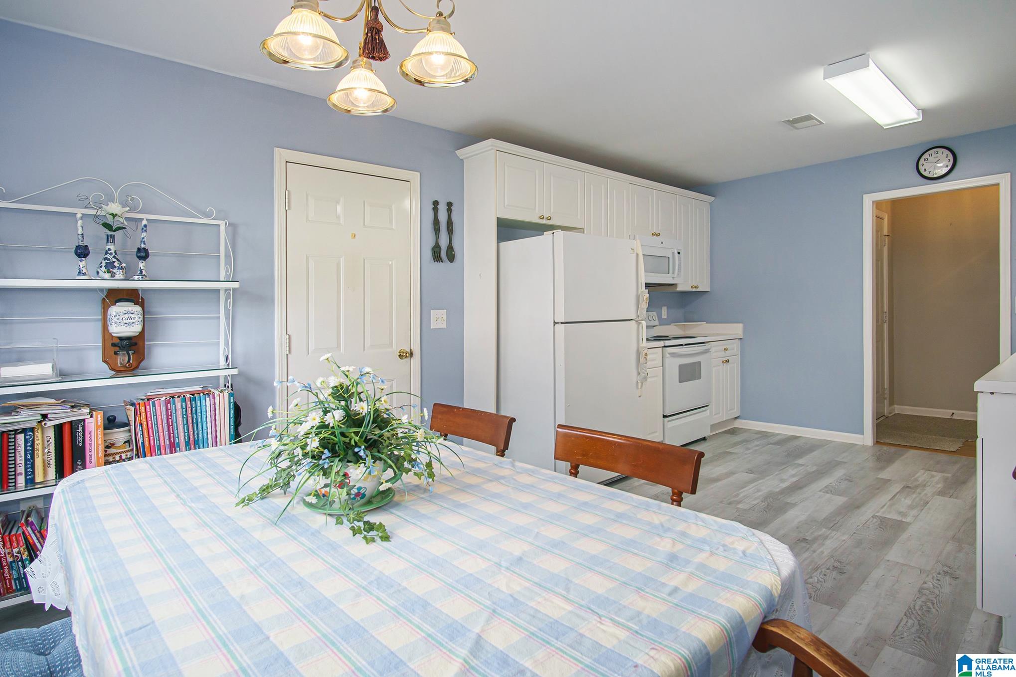 121 Hickory Point Drive Helena, AL 35080 - Photo 11 of 28