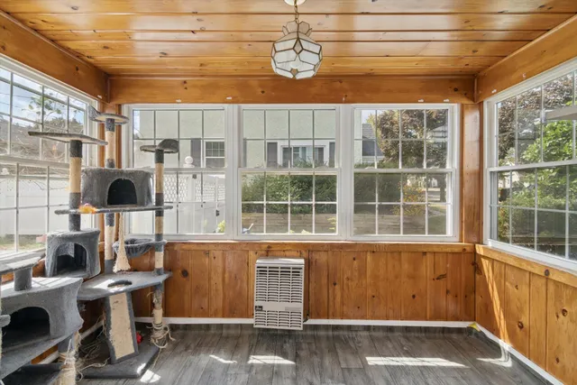 $190,000 | 739 Beverly Park Place, Jackson, MI 49203