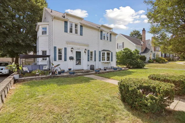 $190,000 | 739 Beverly Park Place, Jackson, MI 49203