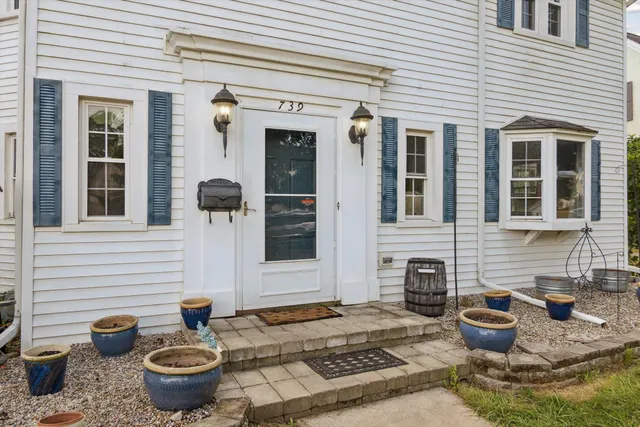 $190,000 | 739 Beverly Park Place, Jackson, MI 49203