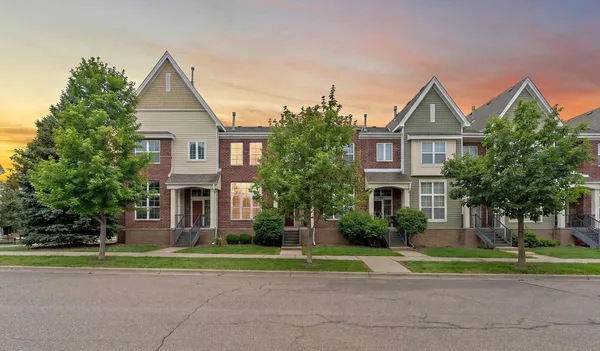 $339,900 | 8139 Oakview Lane North, Maple Grove, MN 55369