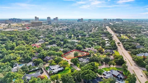 $1,179,000 | 6263 Preston Creek Drive, Dallas, TX 75240