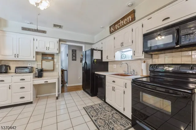 $695,000 | 1858 Highway 23, West Milford, NJ 07480