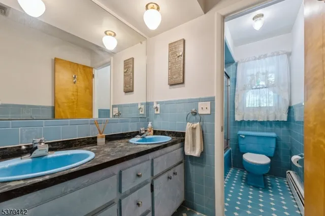 $695,000 | 1858 Highway 23, West Milford, NJ 07480