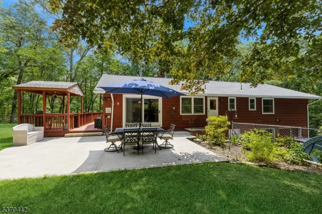 $695,000 | 1858 Highway 23, West Milford, NJ 07480