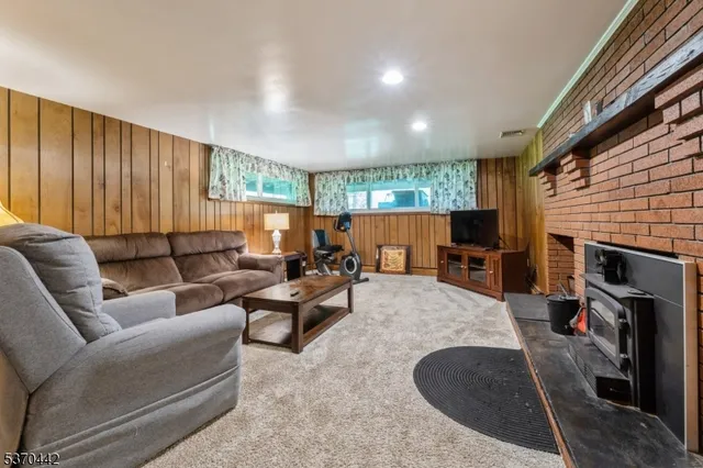 $695,000 | 1858 Highway 23, West Milford, NJ 07480