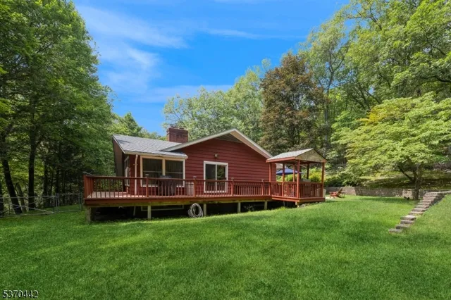 $695,000 | 1858 Highway 23, West Milford, NJ 07480