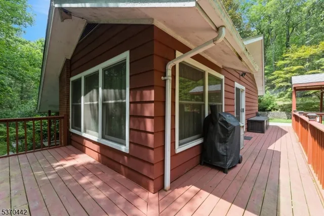 $695,000 | 1858 Highway 23, West Milford, NJ 07480