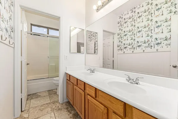 $2,900 | 3341 West Twain Court, Anthem, AZ 85086