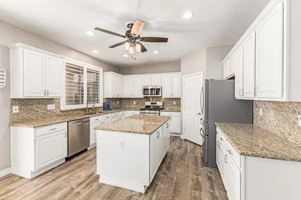 $2,900 | 3341 West Twain Court, Anthem, AZ 85086