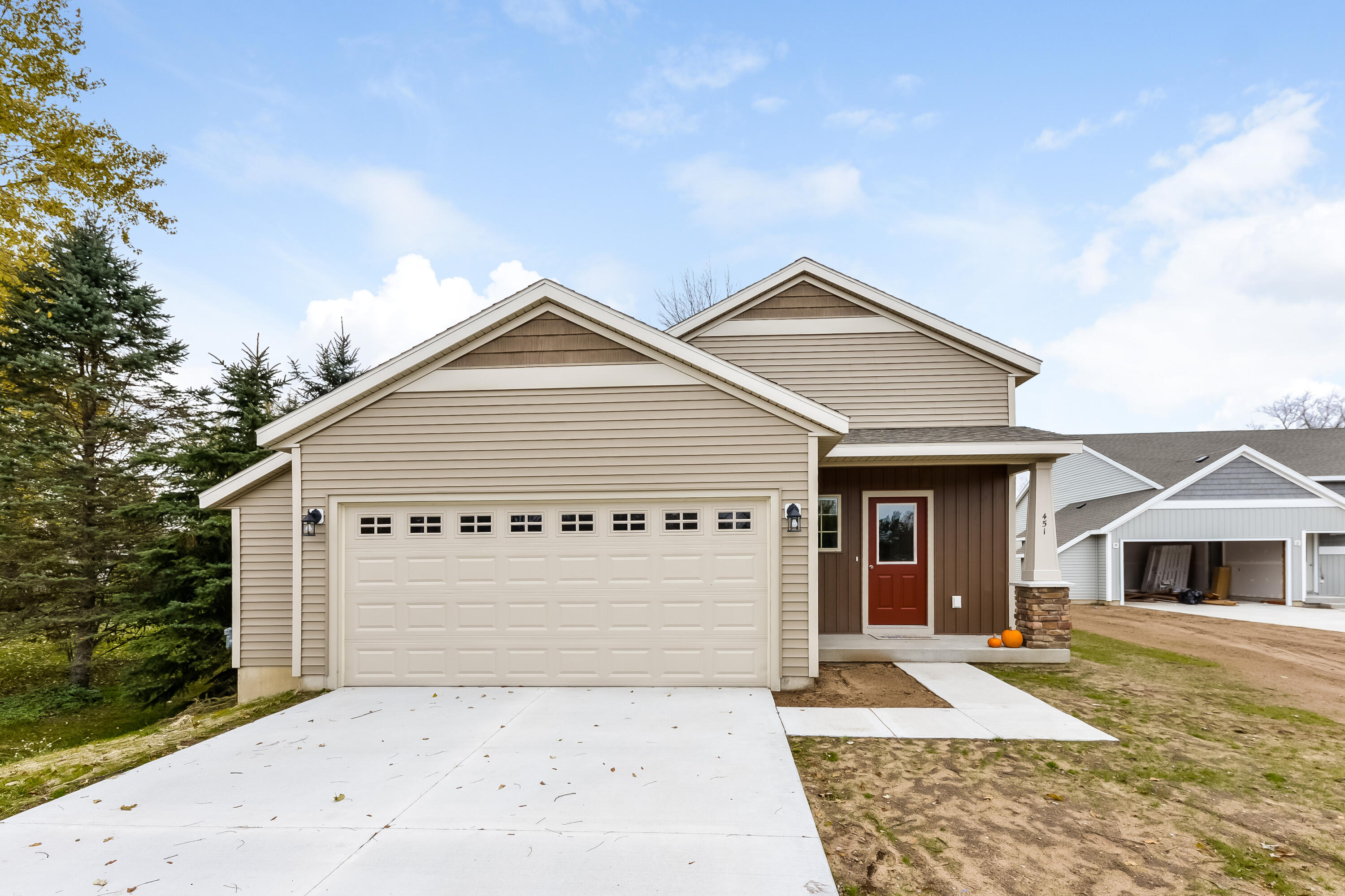 816 Crooks Street Belding, MI 48809 - Photo 2 of 17 000-photo--6503946