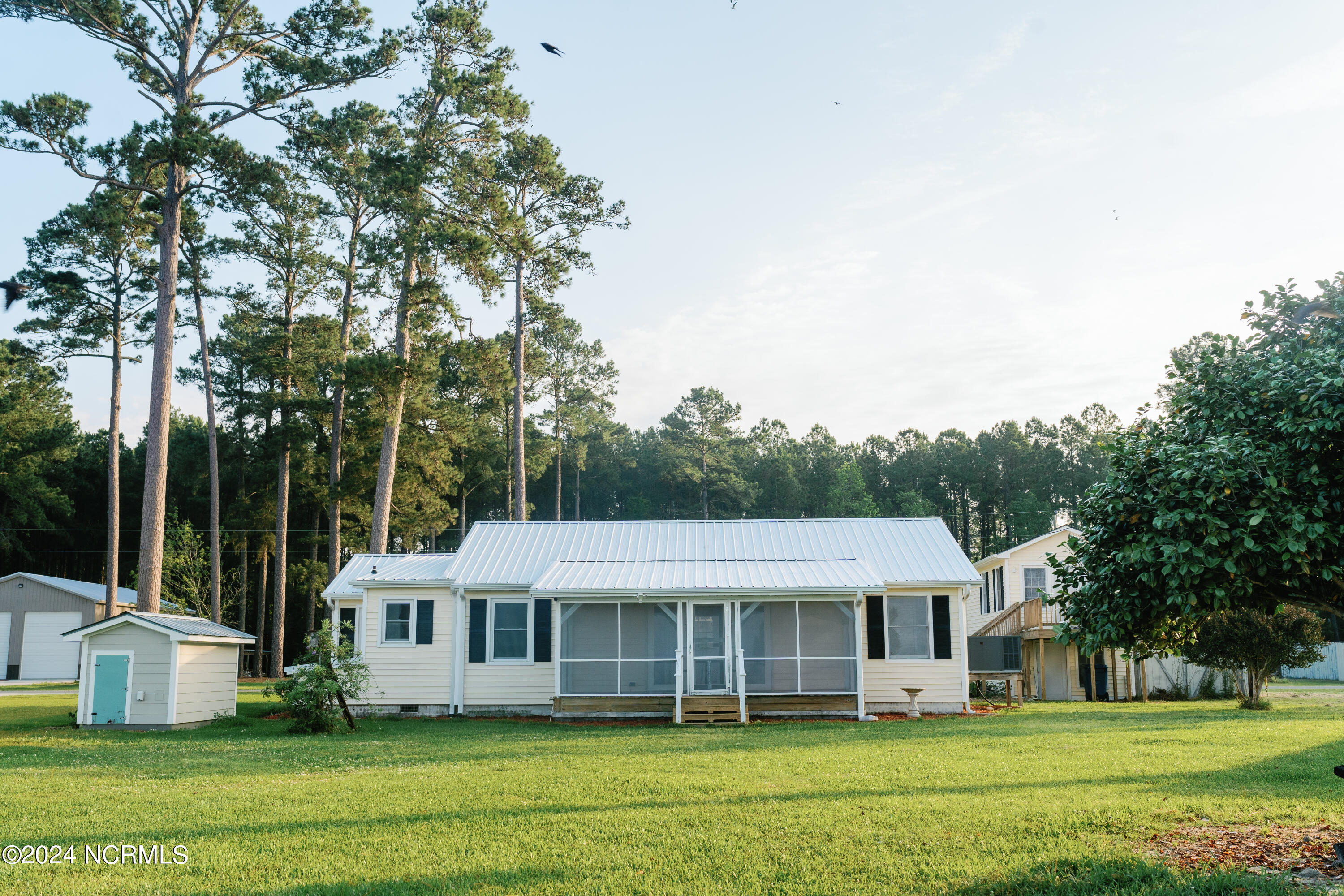 1039 Pinecrest Road Bath, NC 27808 - Photo 11 of 50 Waterside of Home