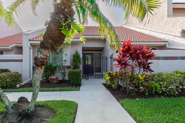 $365,000 | 3303 Southeast Sandpiper Court, Port St. Lucie, FL 34952
