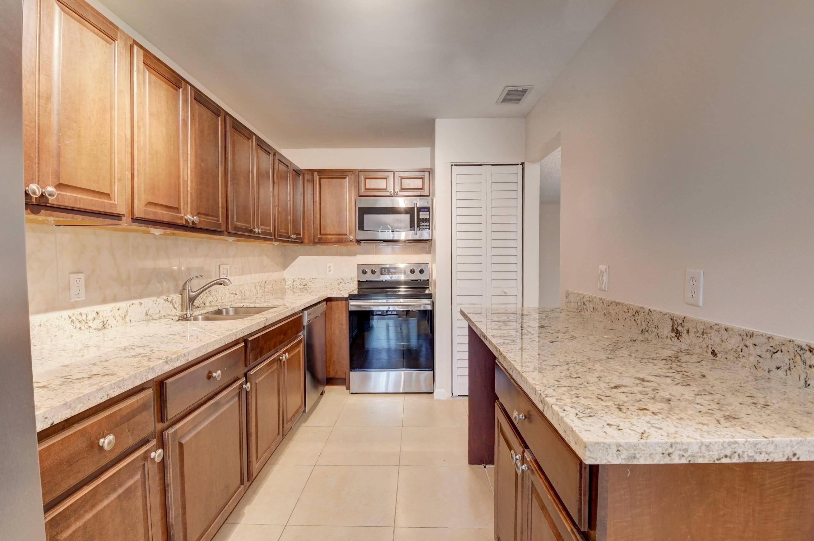 21748 Juego Circle, Unit 21E Boca Raton, FL 33433 - Photo 20 of 56 37_dsc_9897_898_899_900_901